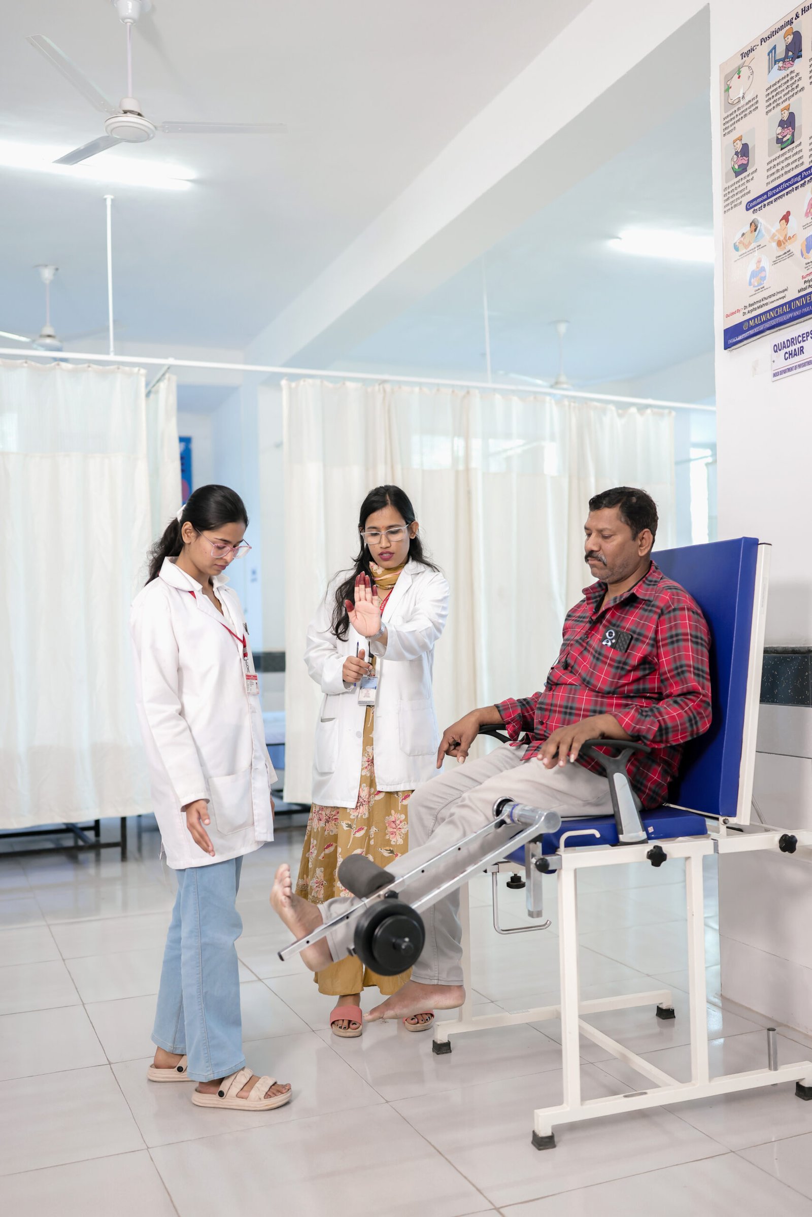 Paramedical students in medical lab